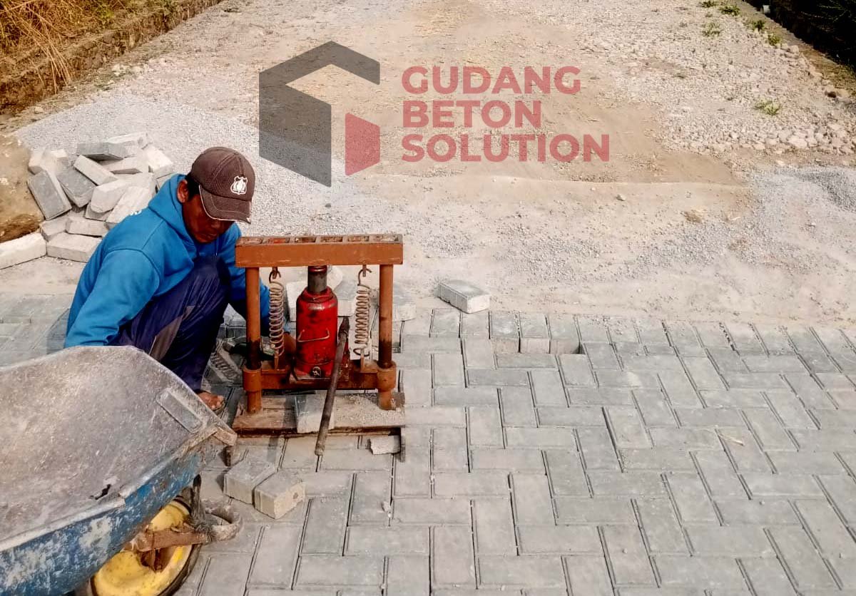 Biaya pasang paving block Bandung lengkap dengan material berkualitas.
